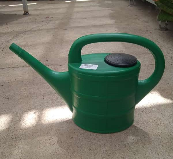 Konev na zalévaní 6 litrů